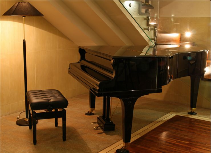 Piano in the Restaurant